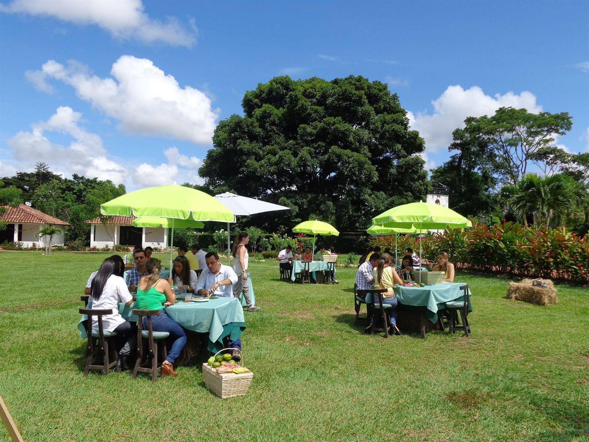 Hotel Campestre Arboretto Villavicencio Eksteriør bilde